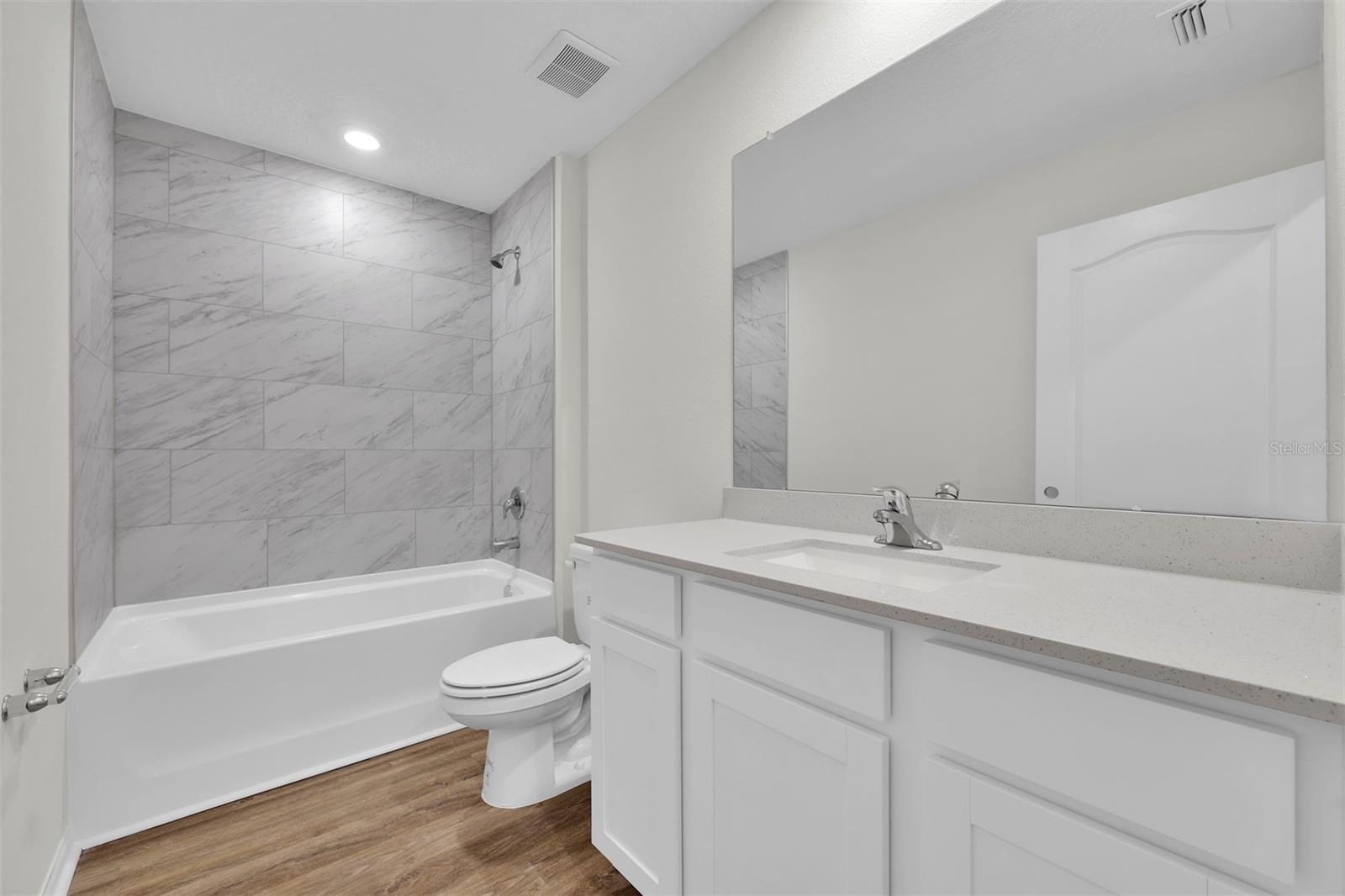 14192 Sw 44th Ct Property Photo 5