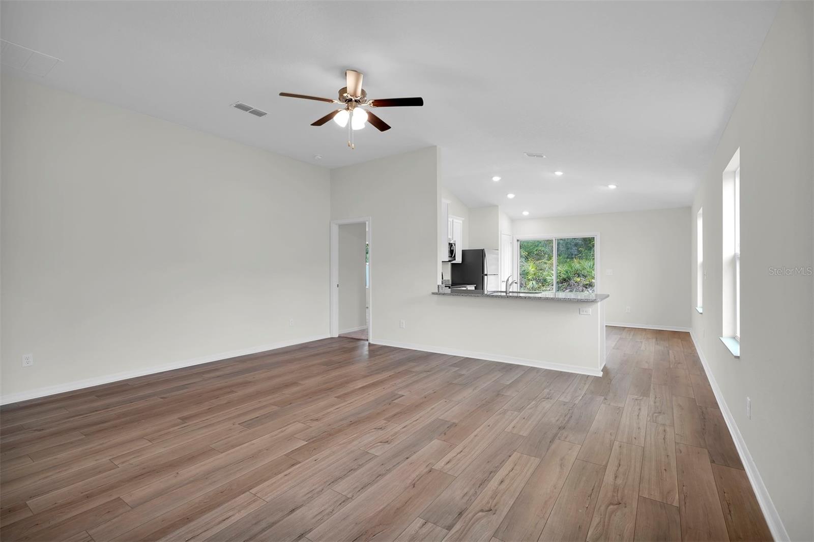 560 Marion Oaks Mnr Property Photo 7