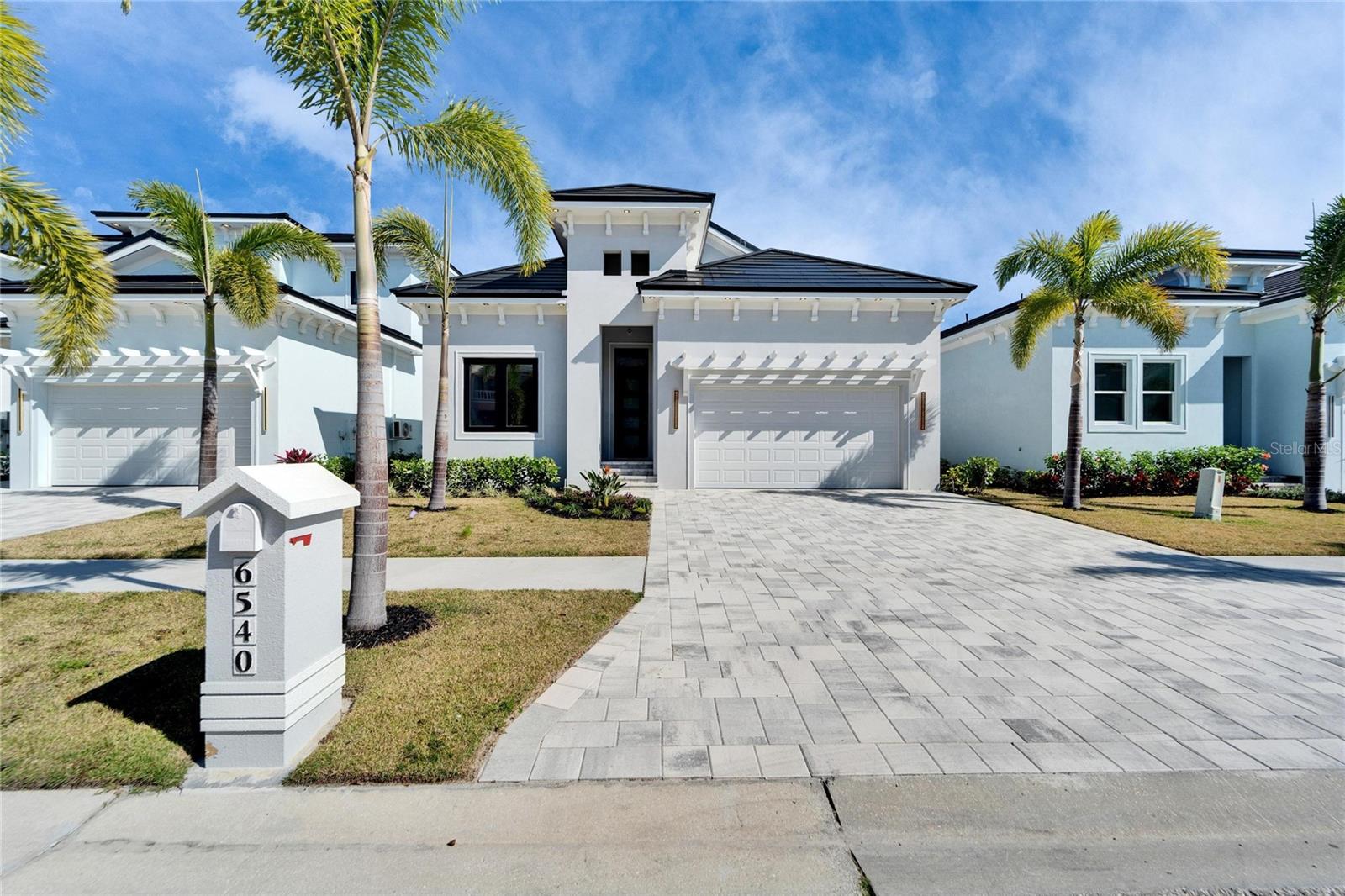 6540 Simone Shores Cir Property Photo 1