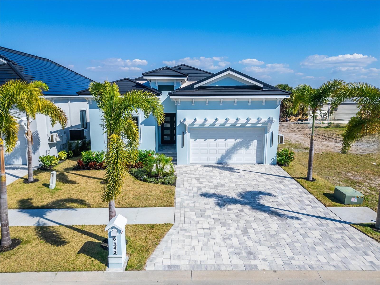 6542 Simone Shores Cir Property Photo 1