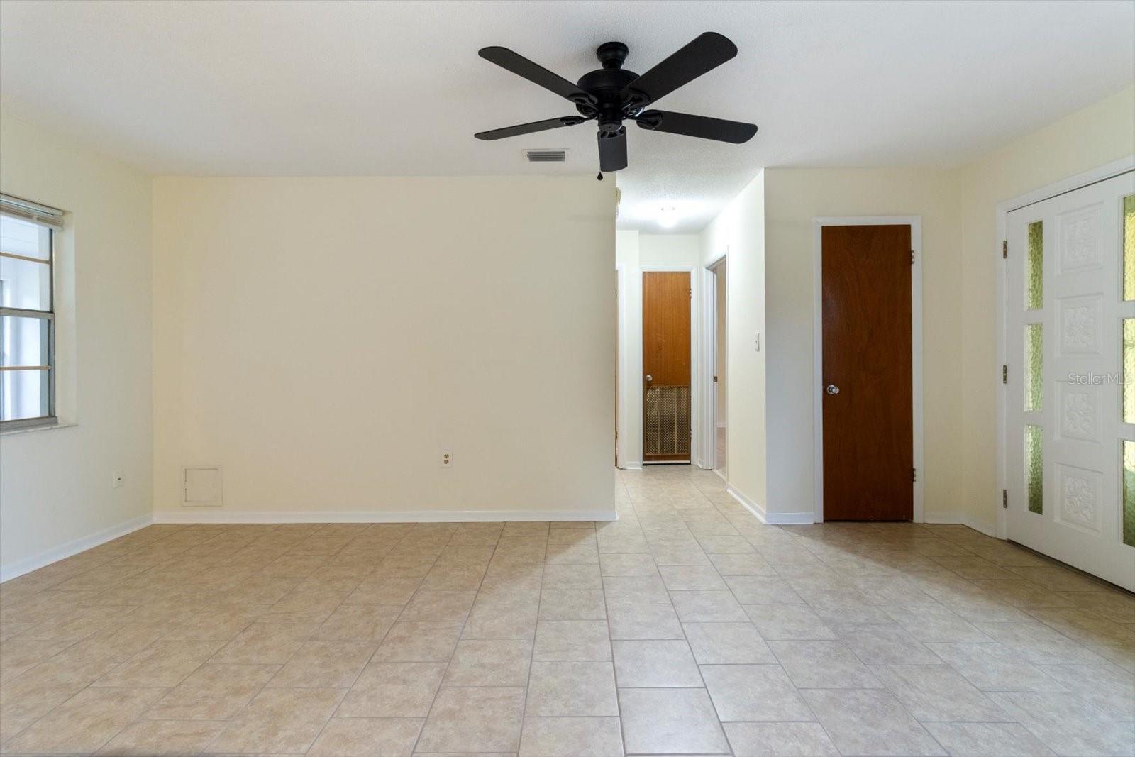 826 S Val Dr Property Photo 26