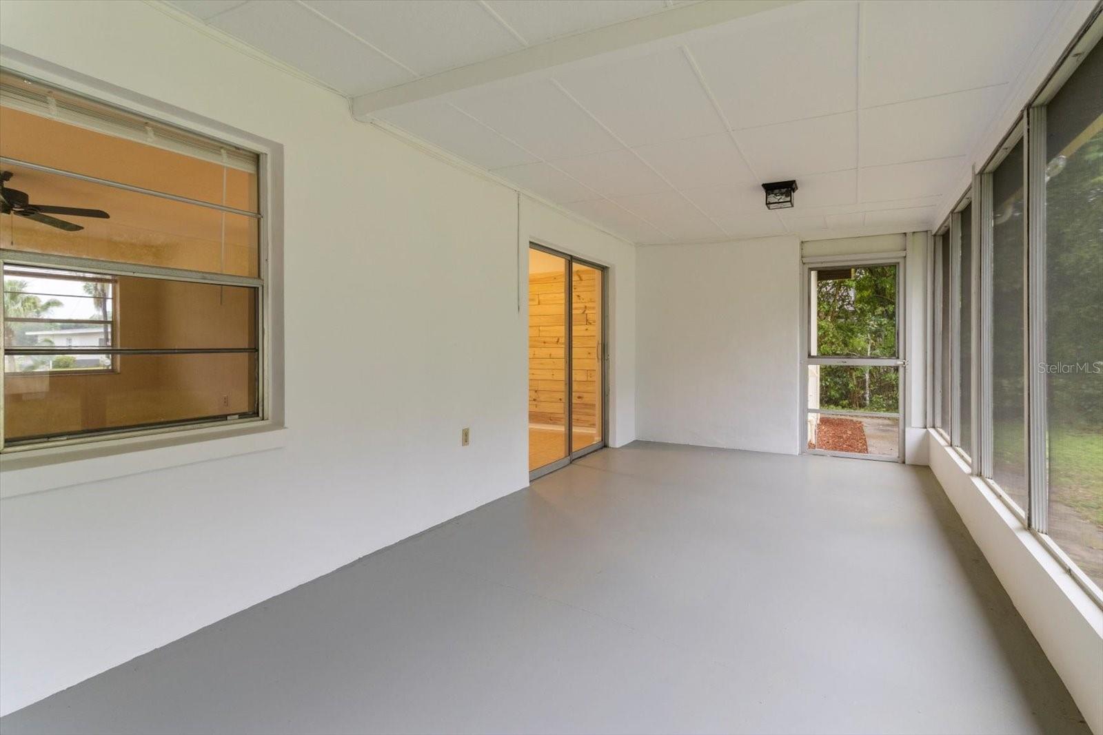 826 S Val Dr Property Photo 31