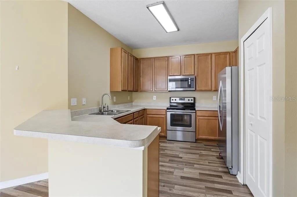 5723 Autumn Shire Dr Property Photo 8