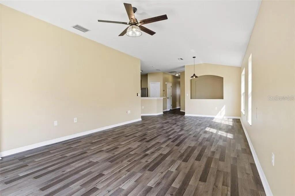 5723 Autumn Shire Dr Property Photo 15