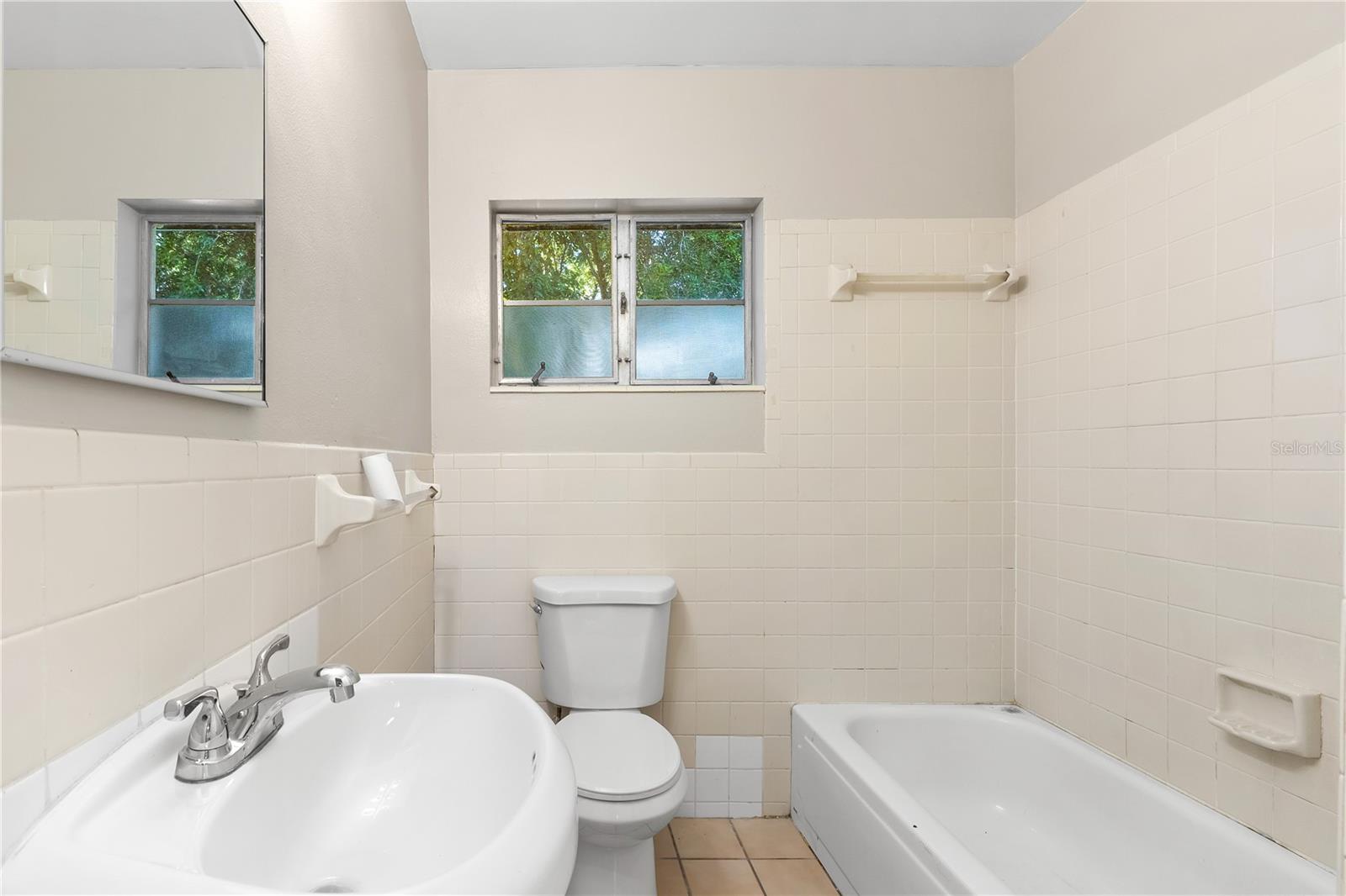 2504 38th Ave W Property Photo 9