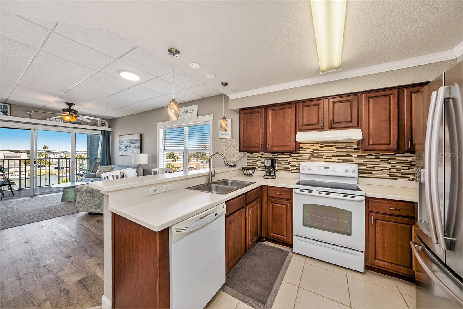 13999 Gulf Blvd #406 Property Photo 12