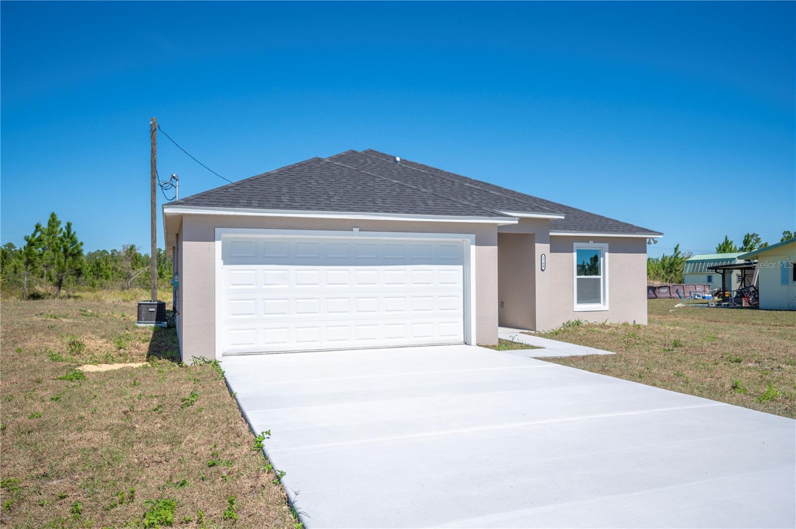 2700 Laguna Dr Property Photo 4