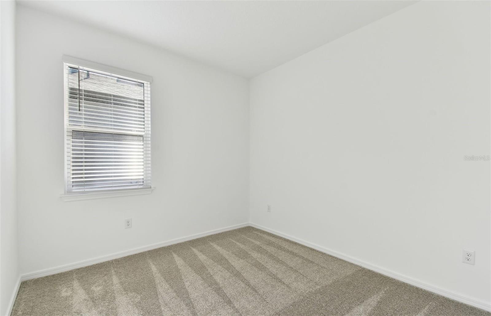 9413 Ballaster Pointe Loop Property Photo 15
