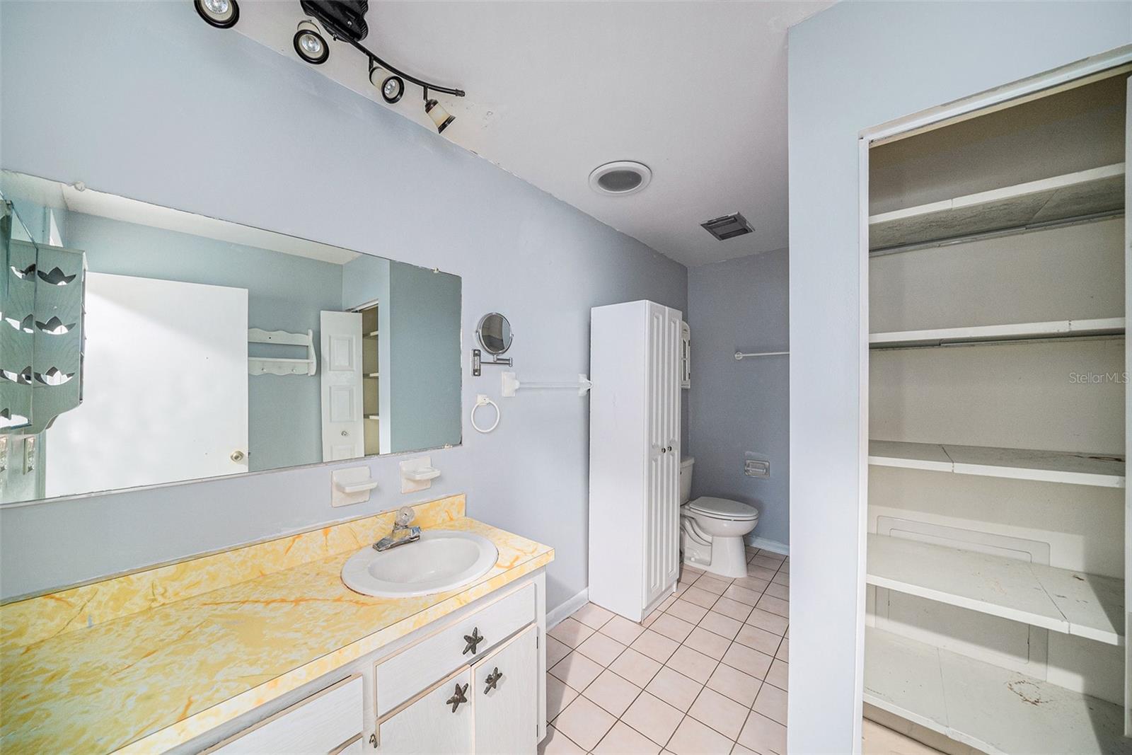 406 S Pebble Beach Blvd Property Photo 19