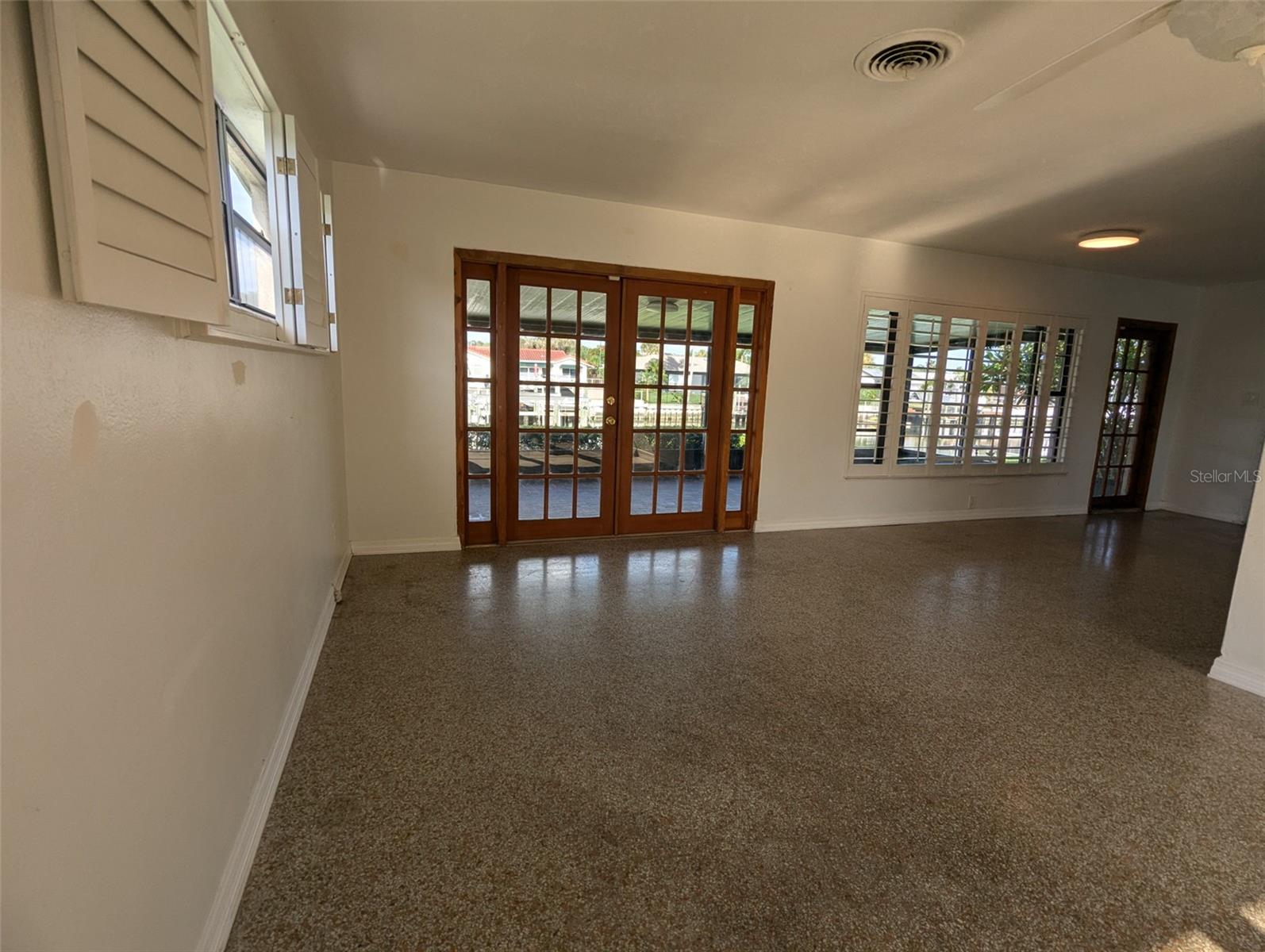 3931 E Eden Roc Cir Property Photo 10