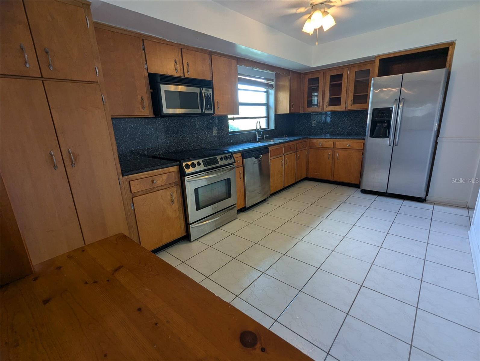 3931 E Eden Roc Cir Property Photo 12