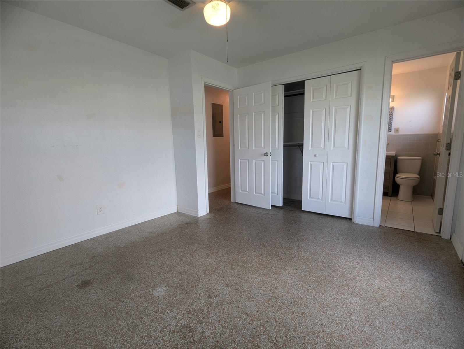 3931 E Eden Roc Cir Property Photo 18