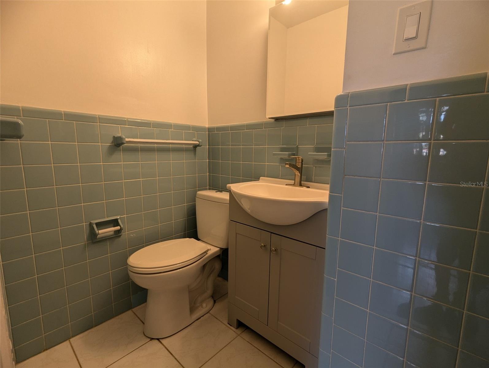 3931 E Eden Roc Cir Property Photo 23