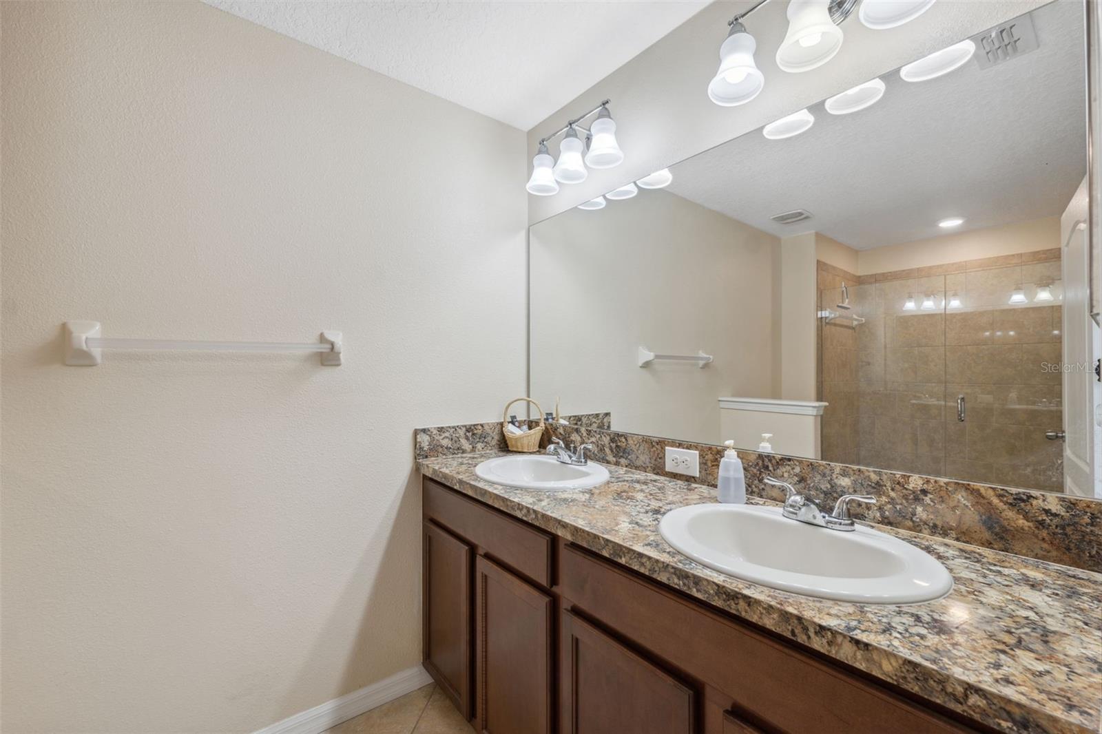 11903 Greengate Dr Property Photo 22