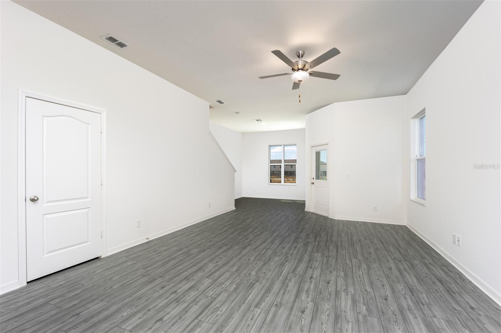 854 Poppy Ln Property Photo 7