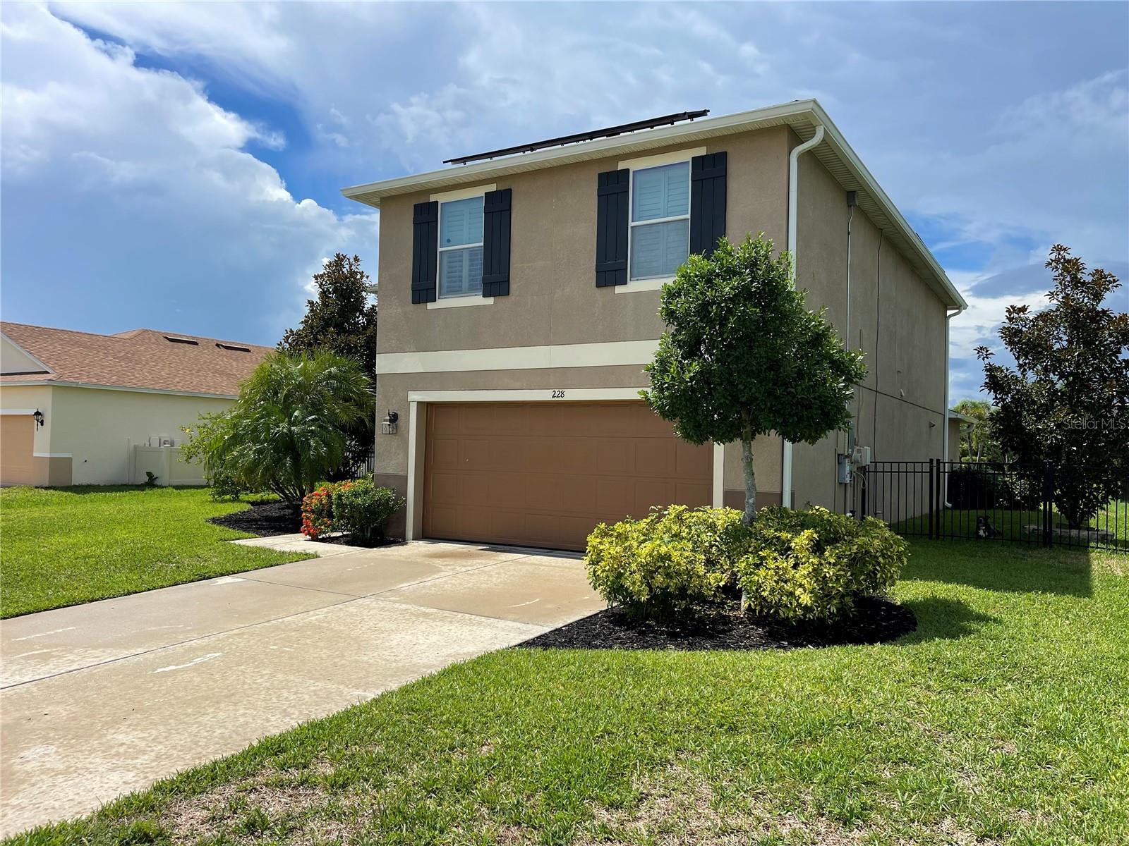 228 Star Shell Dr Property Photo 4