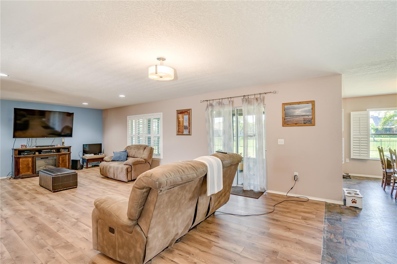 228 Star Shell Dr Property Photo 8