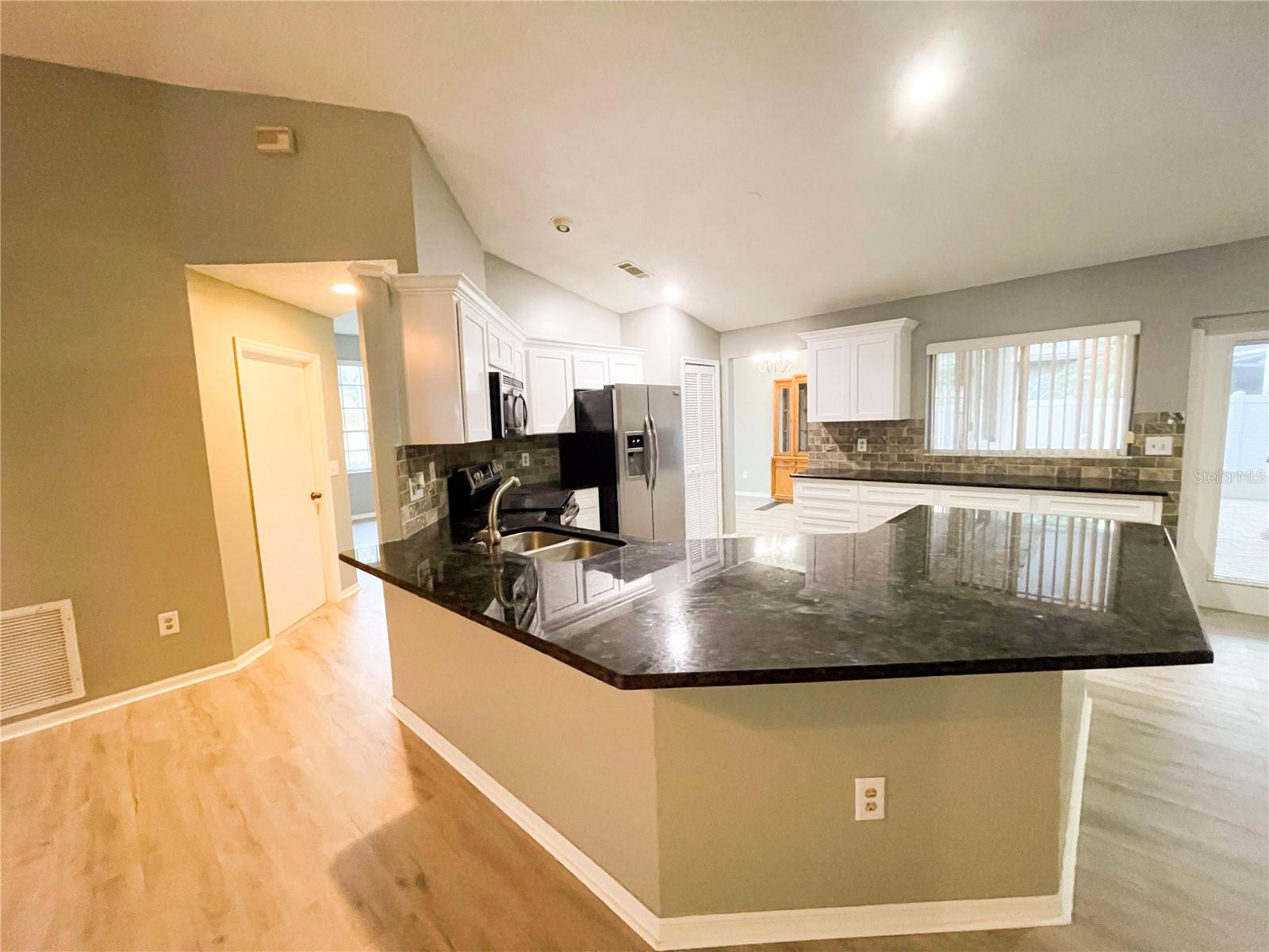 12034 Stone Crossing Cir Property Photo 6