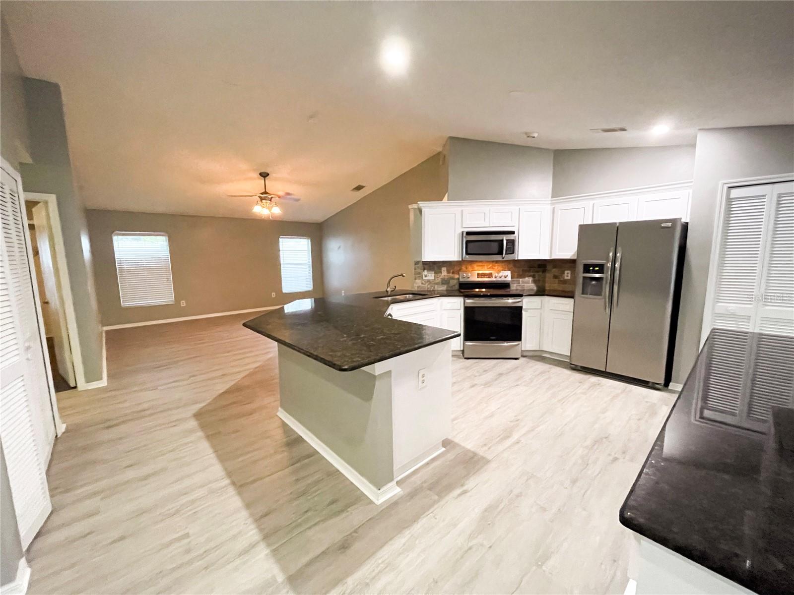 12034 Stone Crossing Cir Property Photo 7