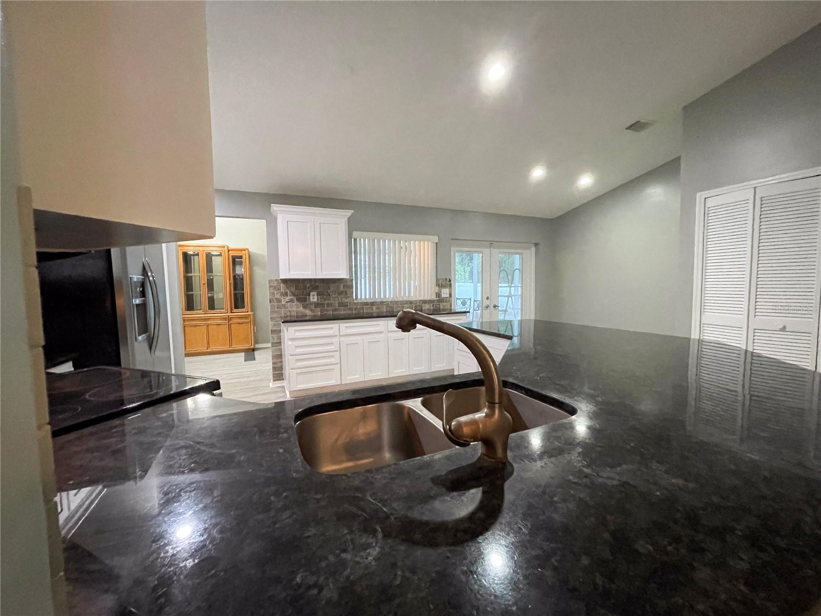 12034 Stone Crossing Cir Property Photo 15