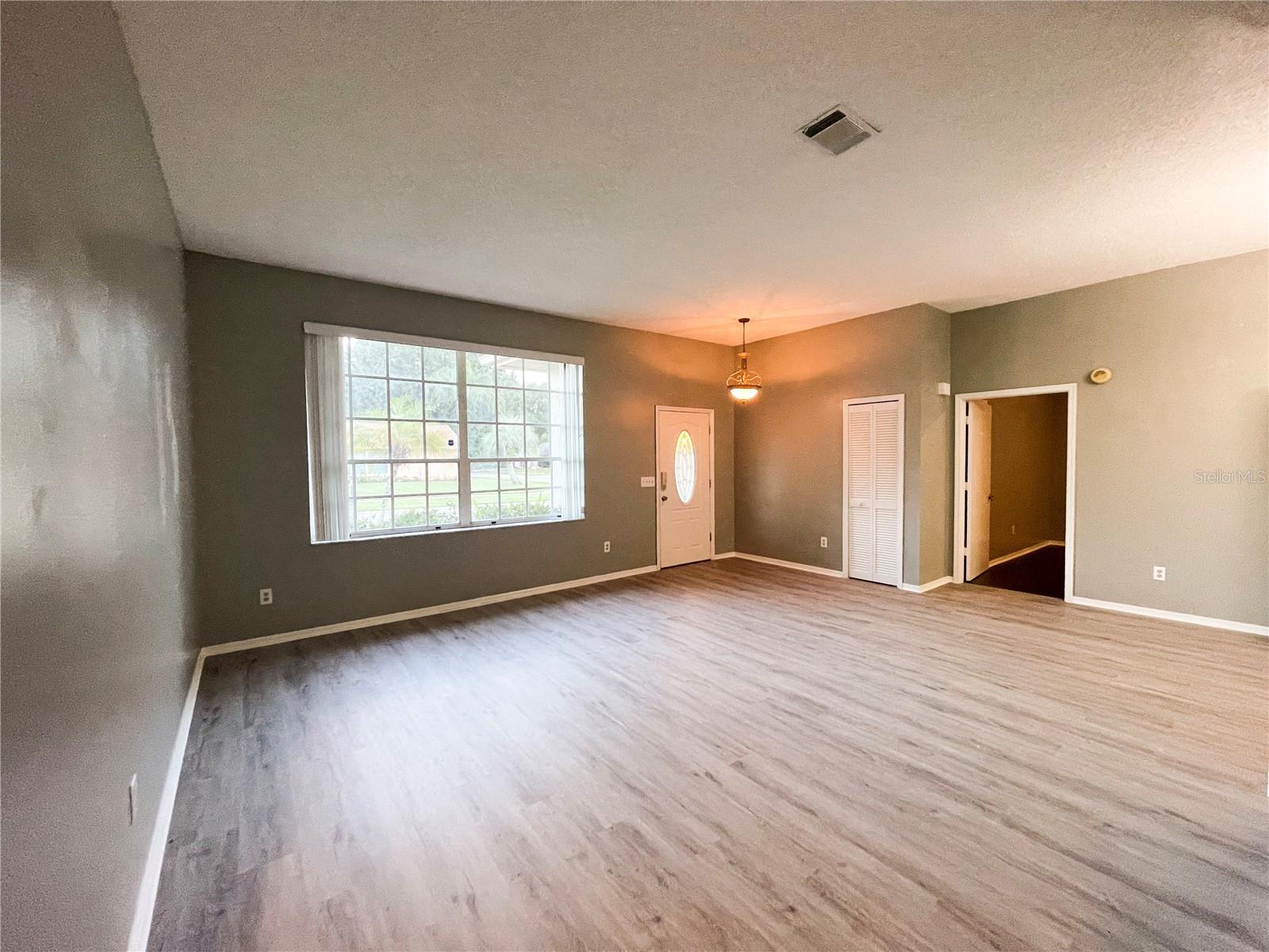 12034 Stone Crossing Cir Property Photo 16