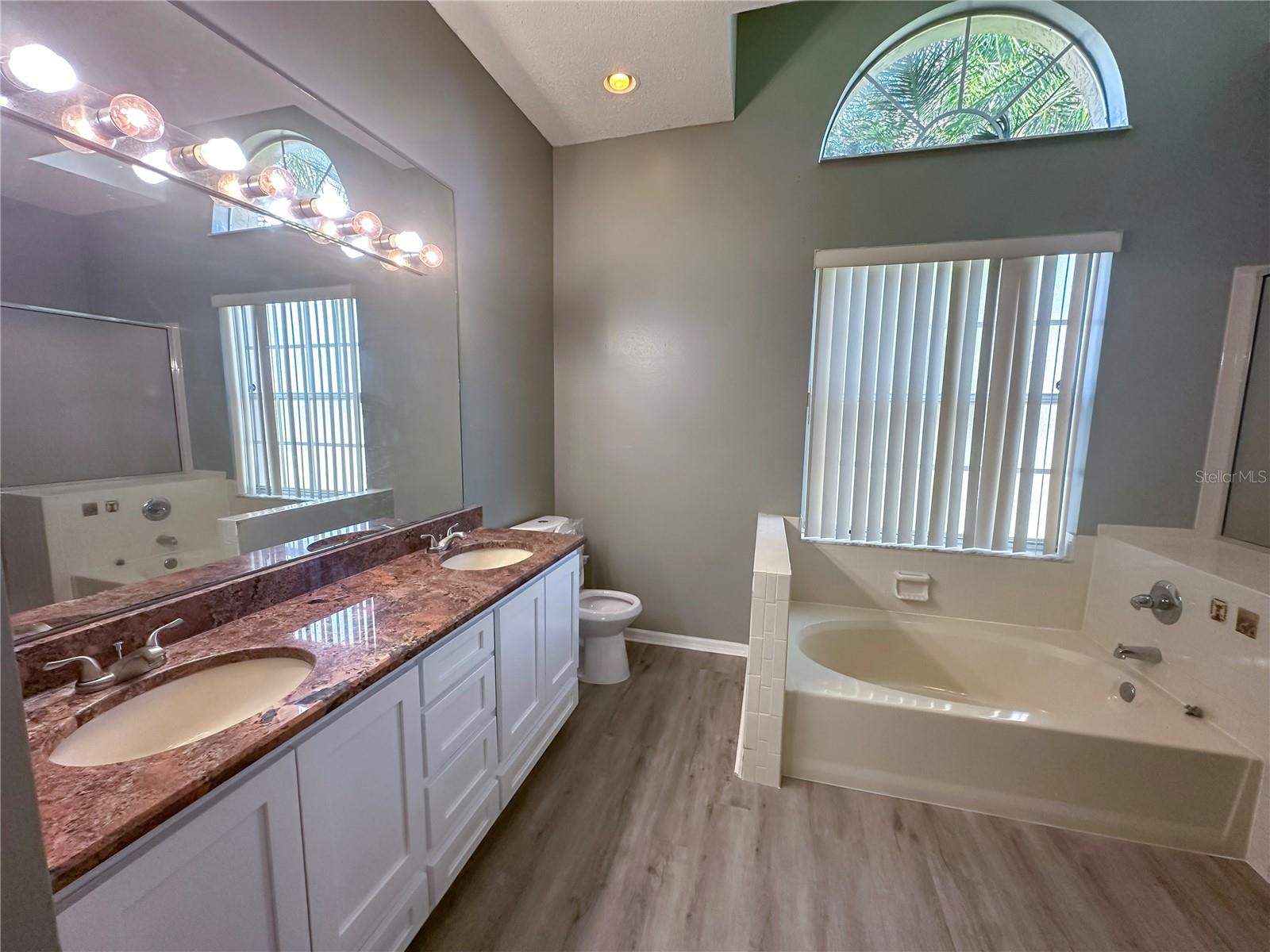 12034 Stone Crossing Cir Property Photo 40