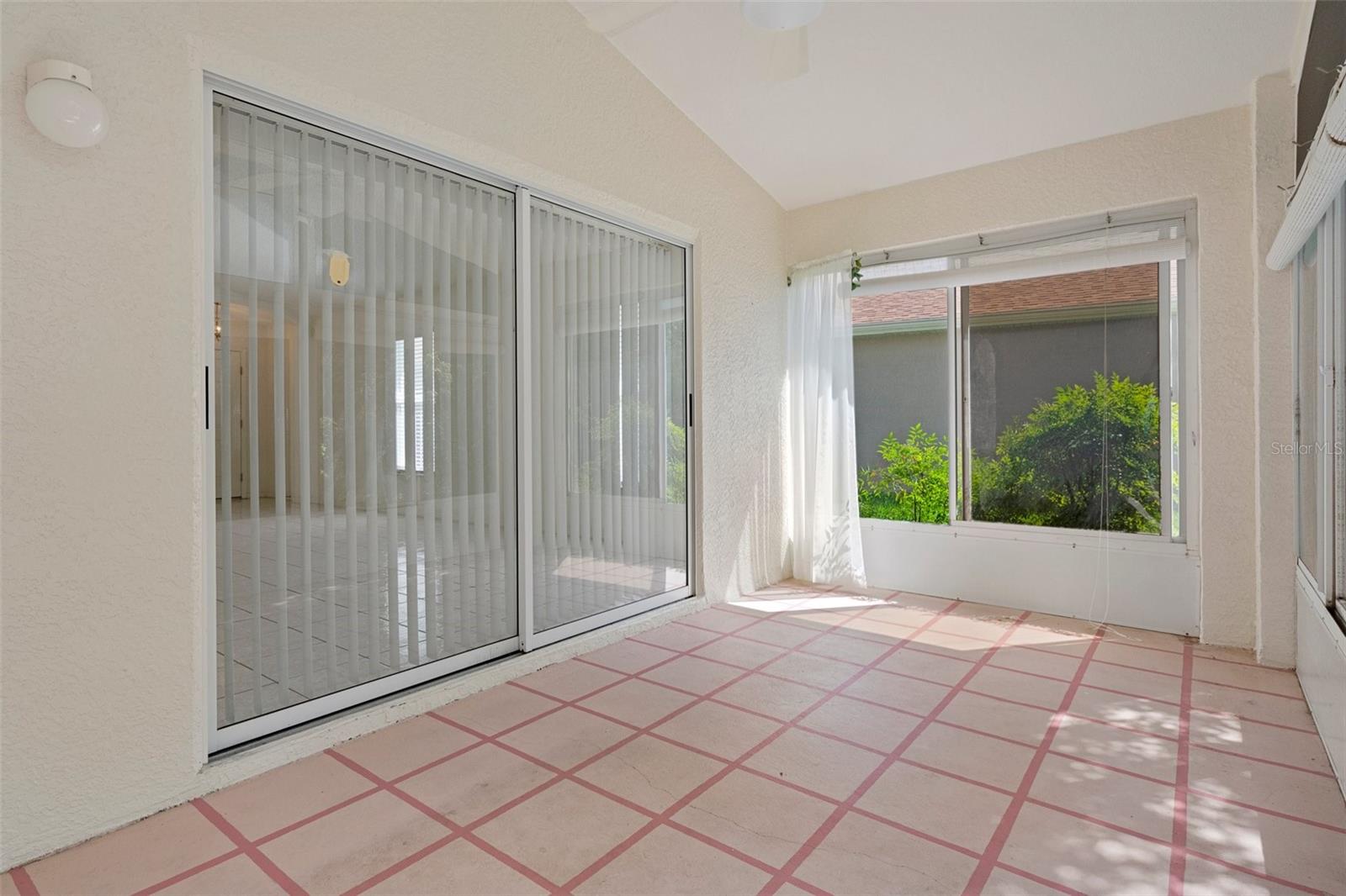 11230 Heathrow Ave Property Photo 4