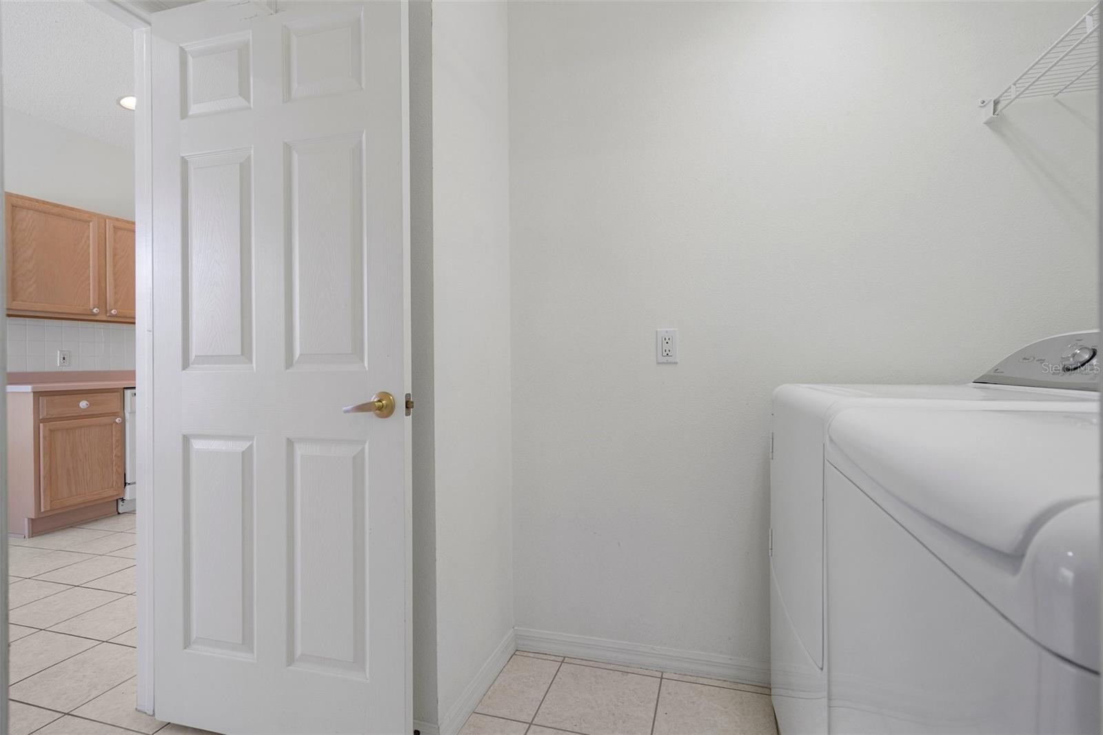 11230 Heathrow Ave Property Photo 5