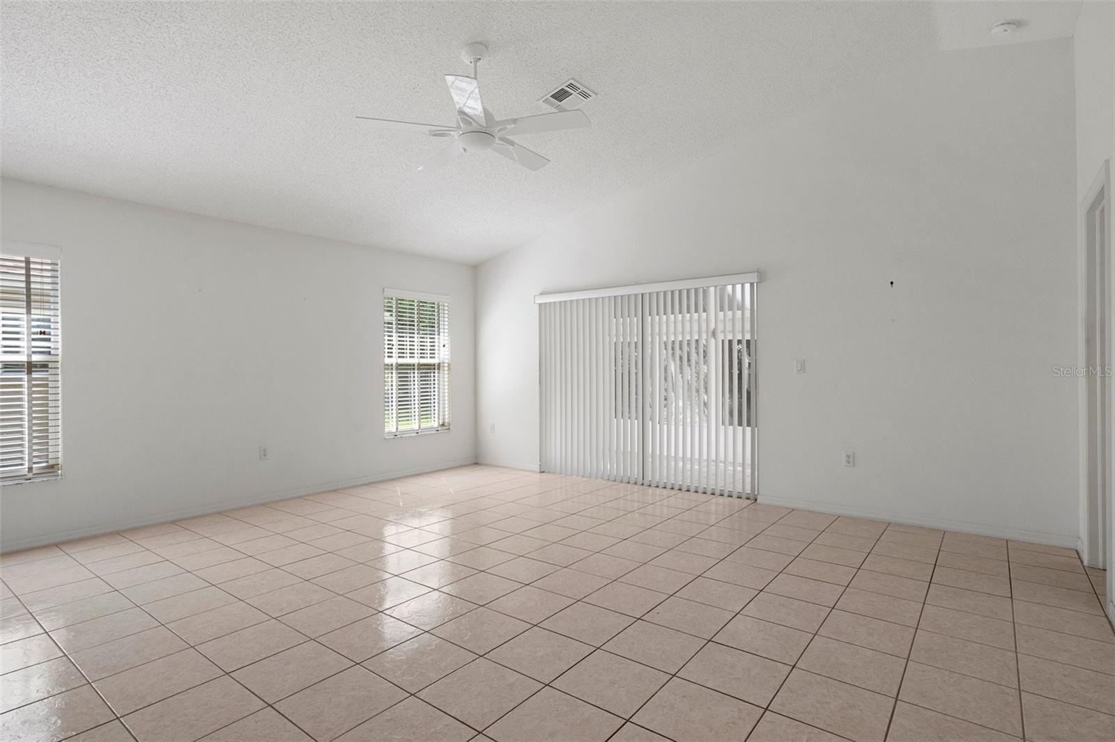 11230 Heathrow Ave Property Photo 12