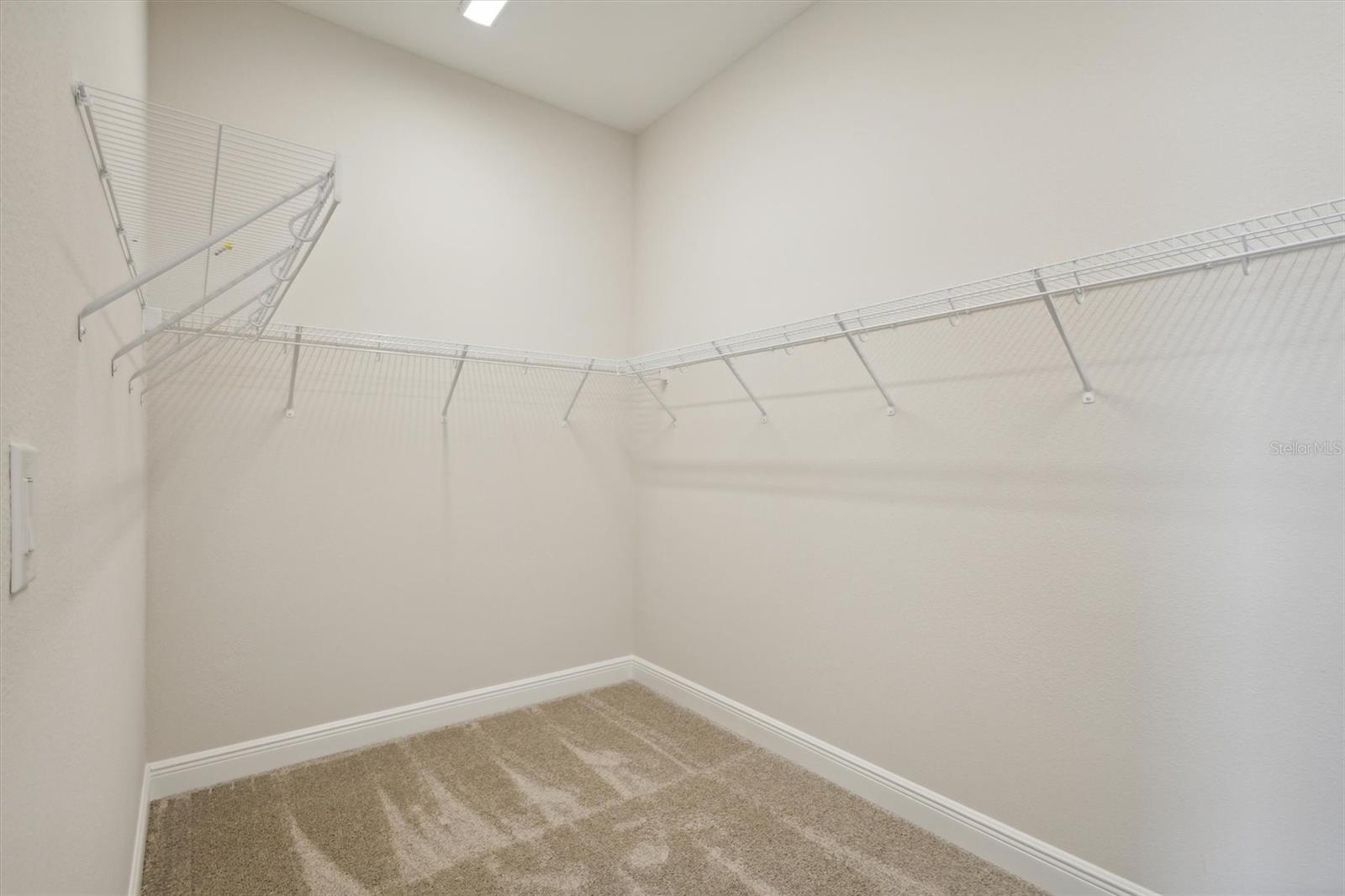 10422 Longmeadow Ave Property Photo 19
