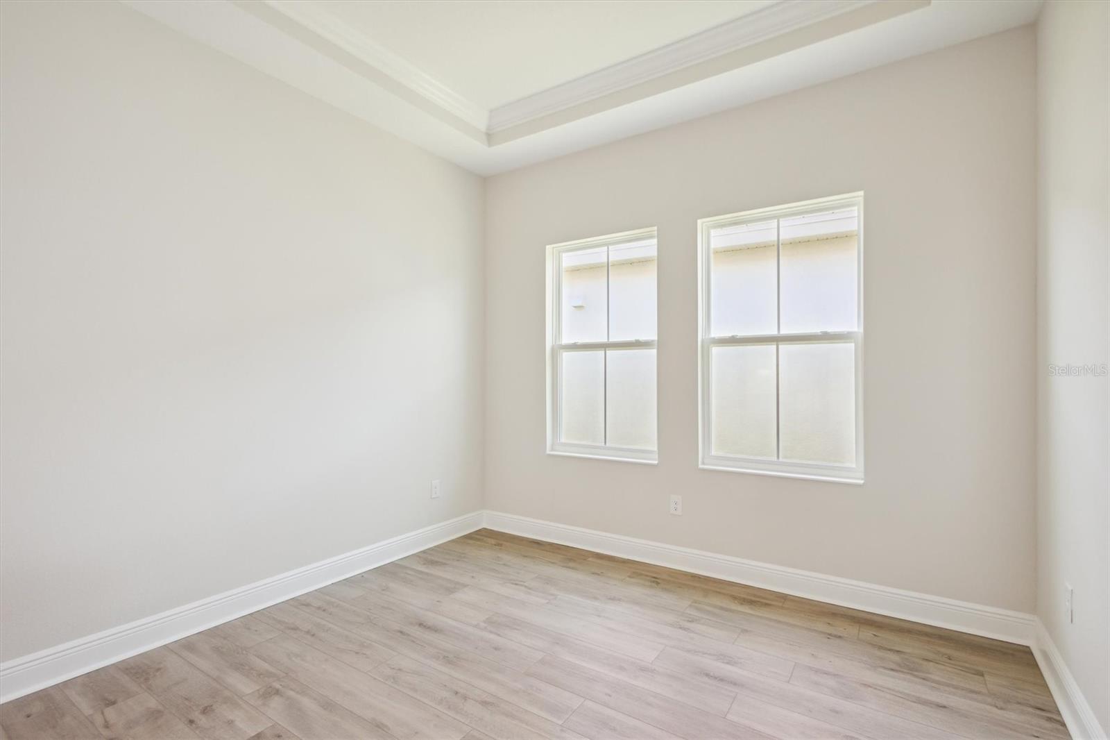 10422 Longmeadow Ave Property Photo 23