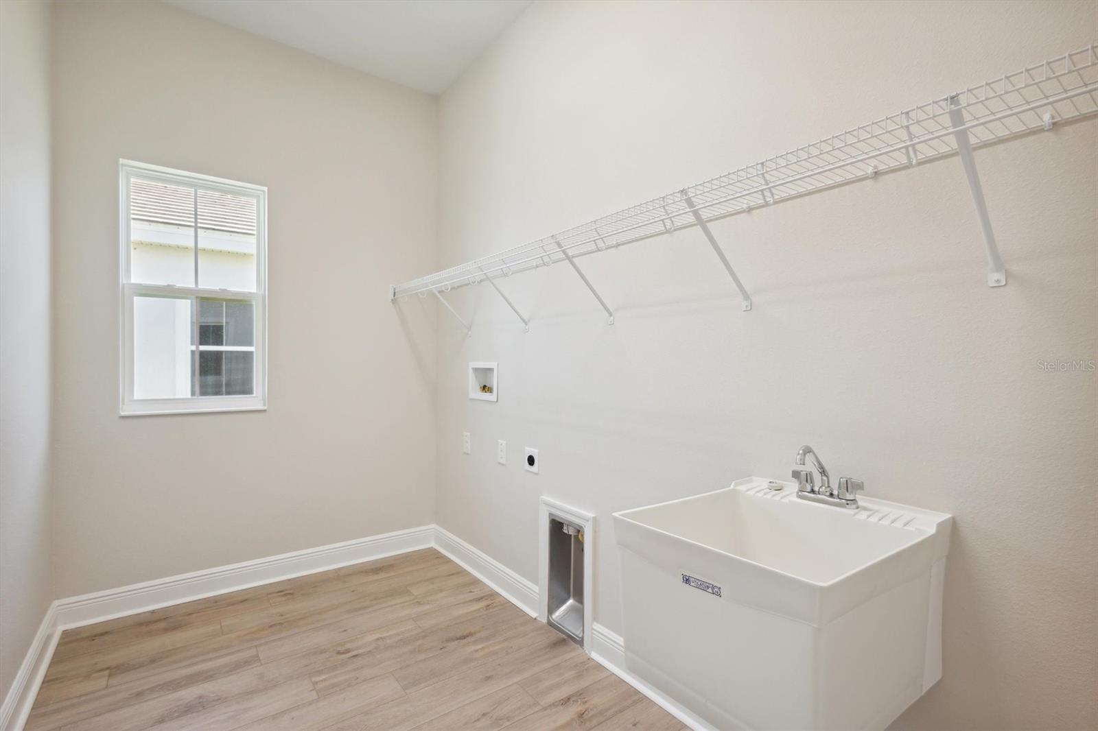 10422 Longmeadow Ave Property Photo 33