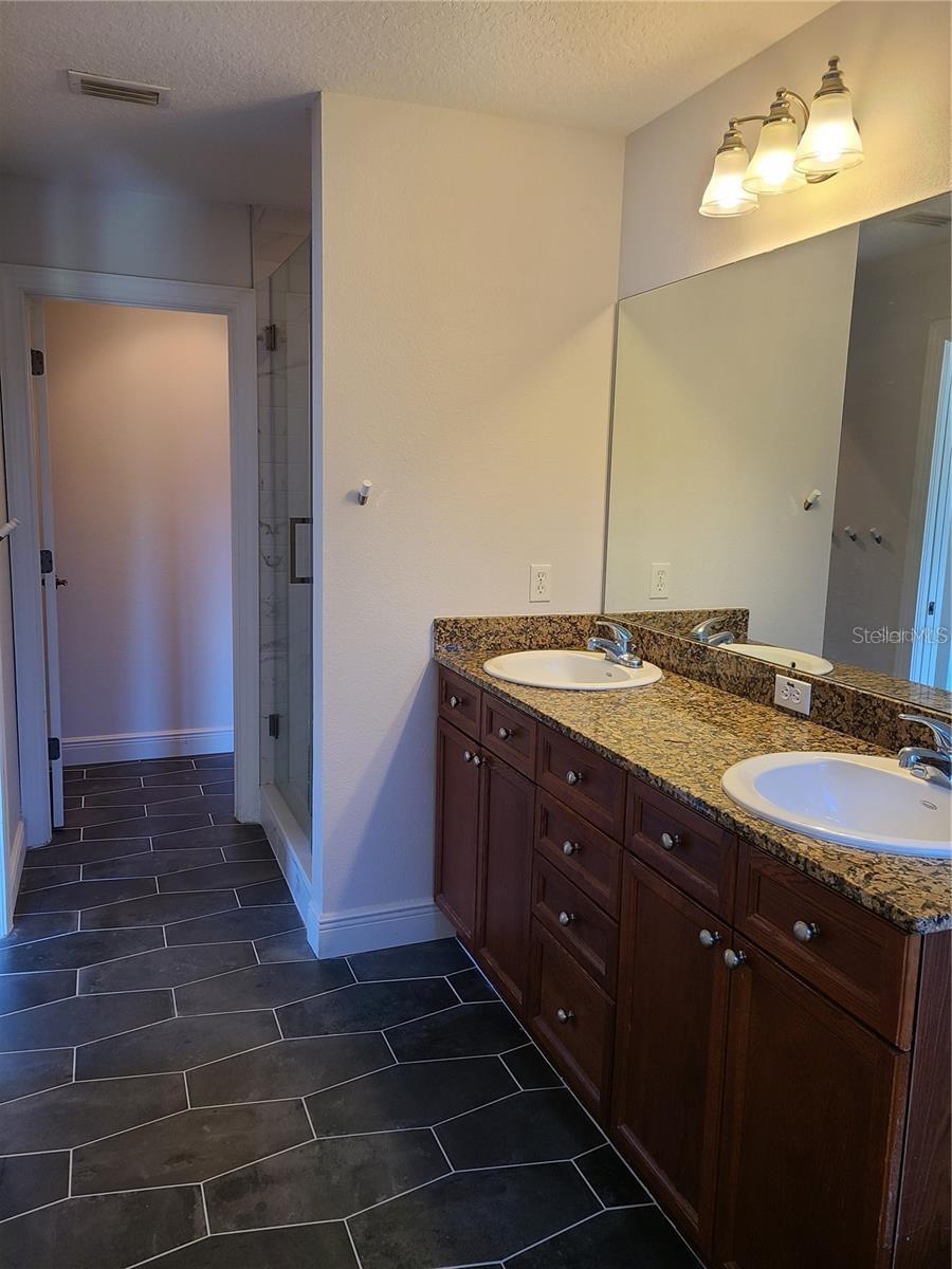 277 Valencia Cir Property Photo 6