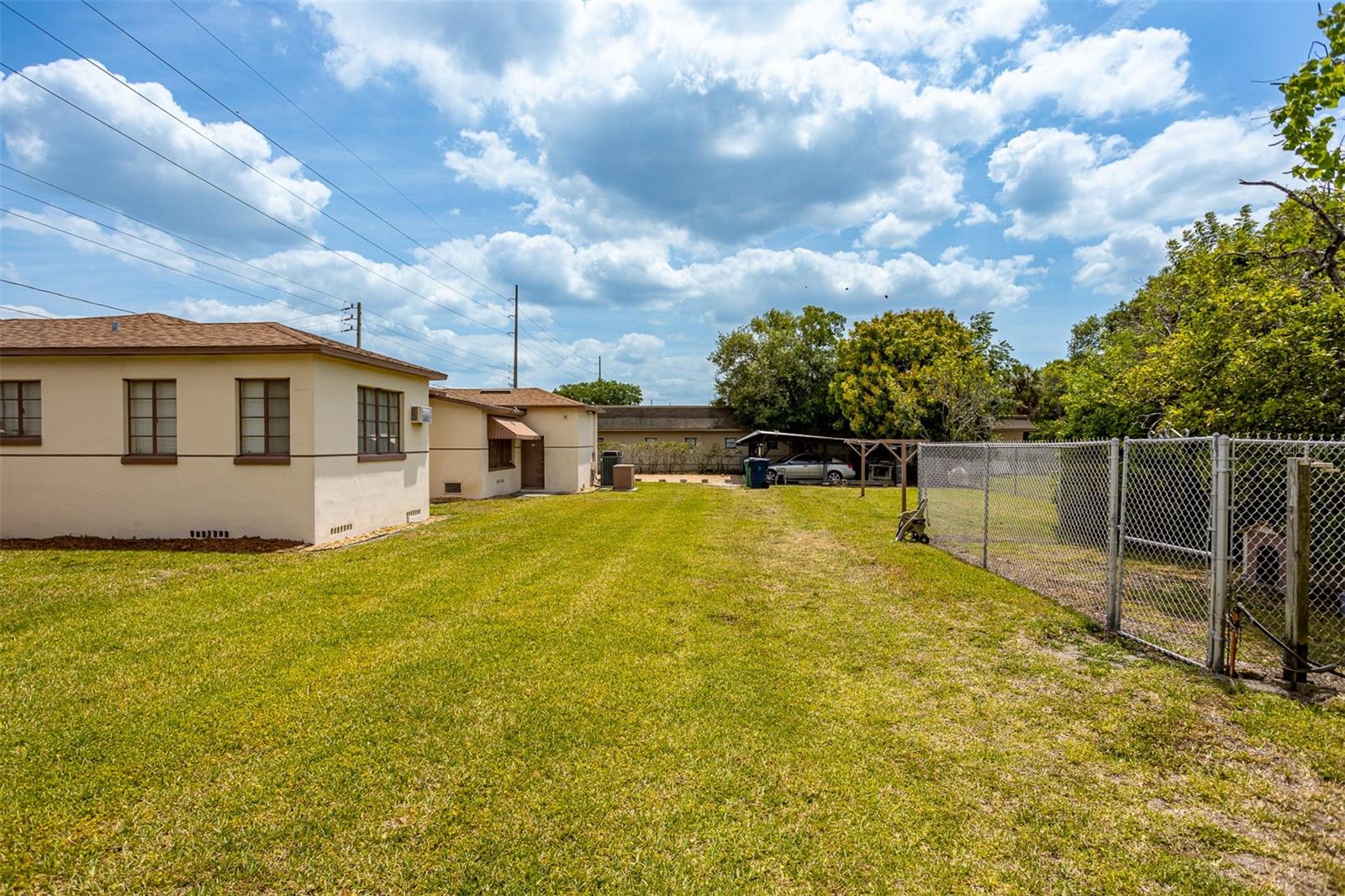 4902 N Habana Ave Property Photo 4