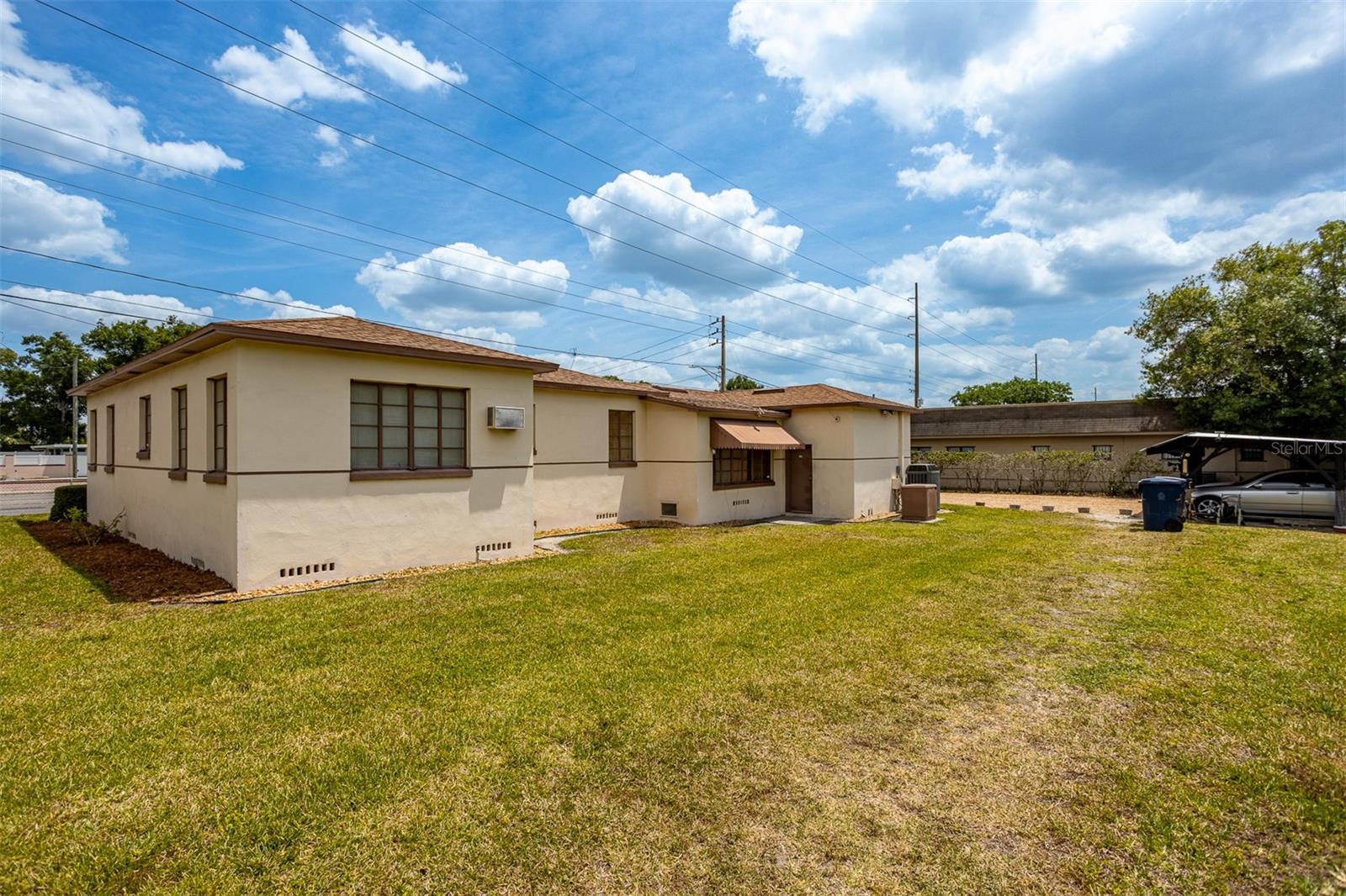 4902 N Habana Ave Property Photo 5