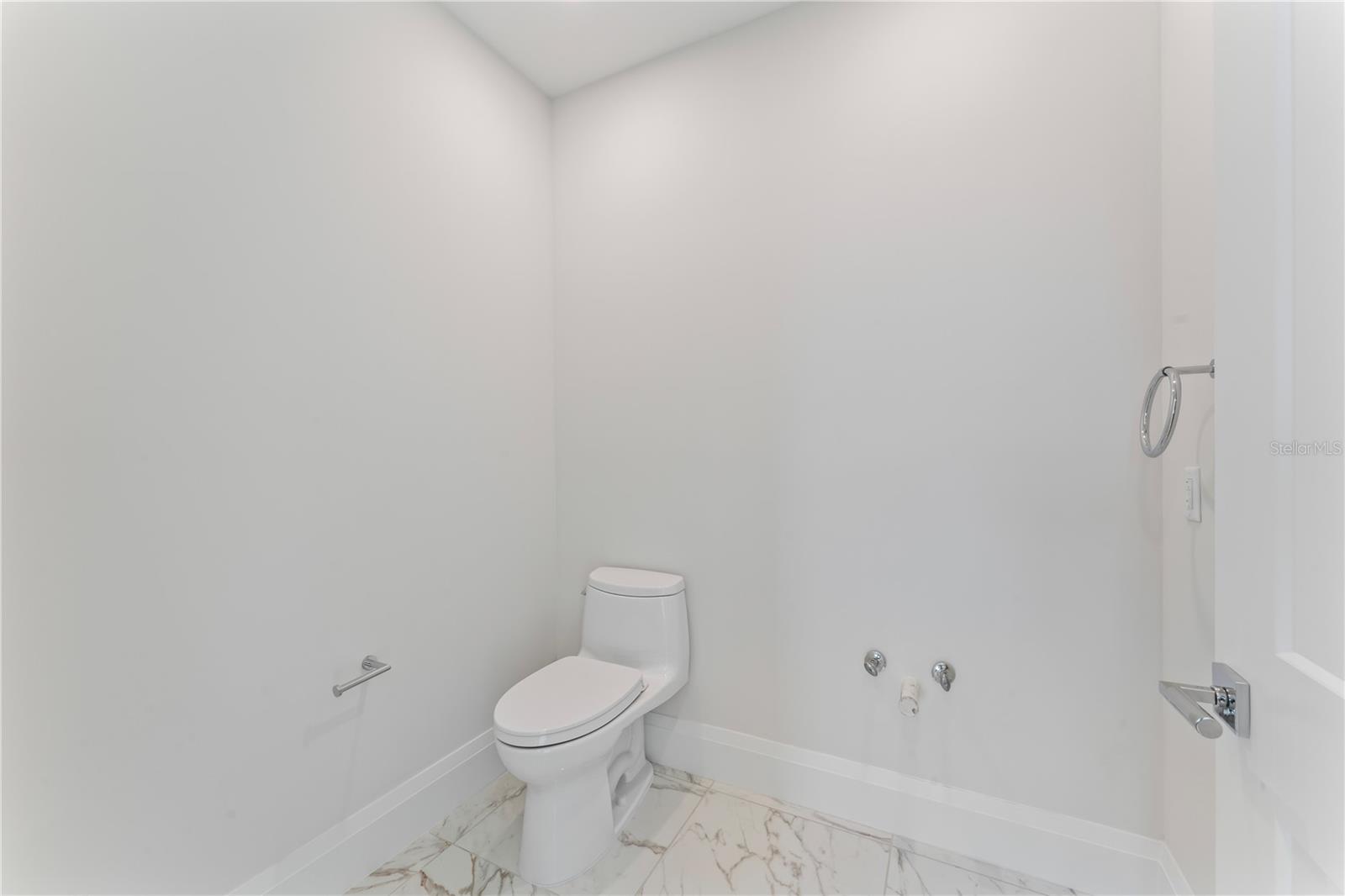 2910 W Barcelona St #903 Property Photo 40
