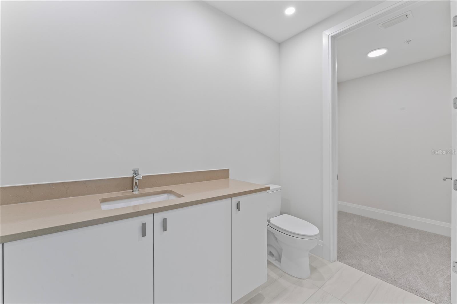 2910 W Barcelona St #903 Property Photo 44
