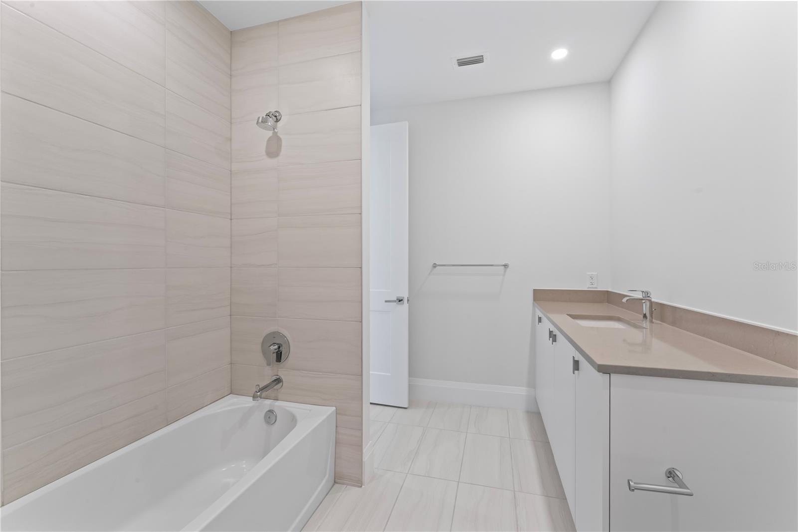 2910 W Barcelona St #903 Property Photo 45