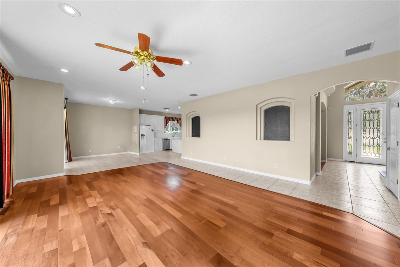 212 Excalibur Ct Property Photo 12