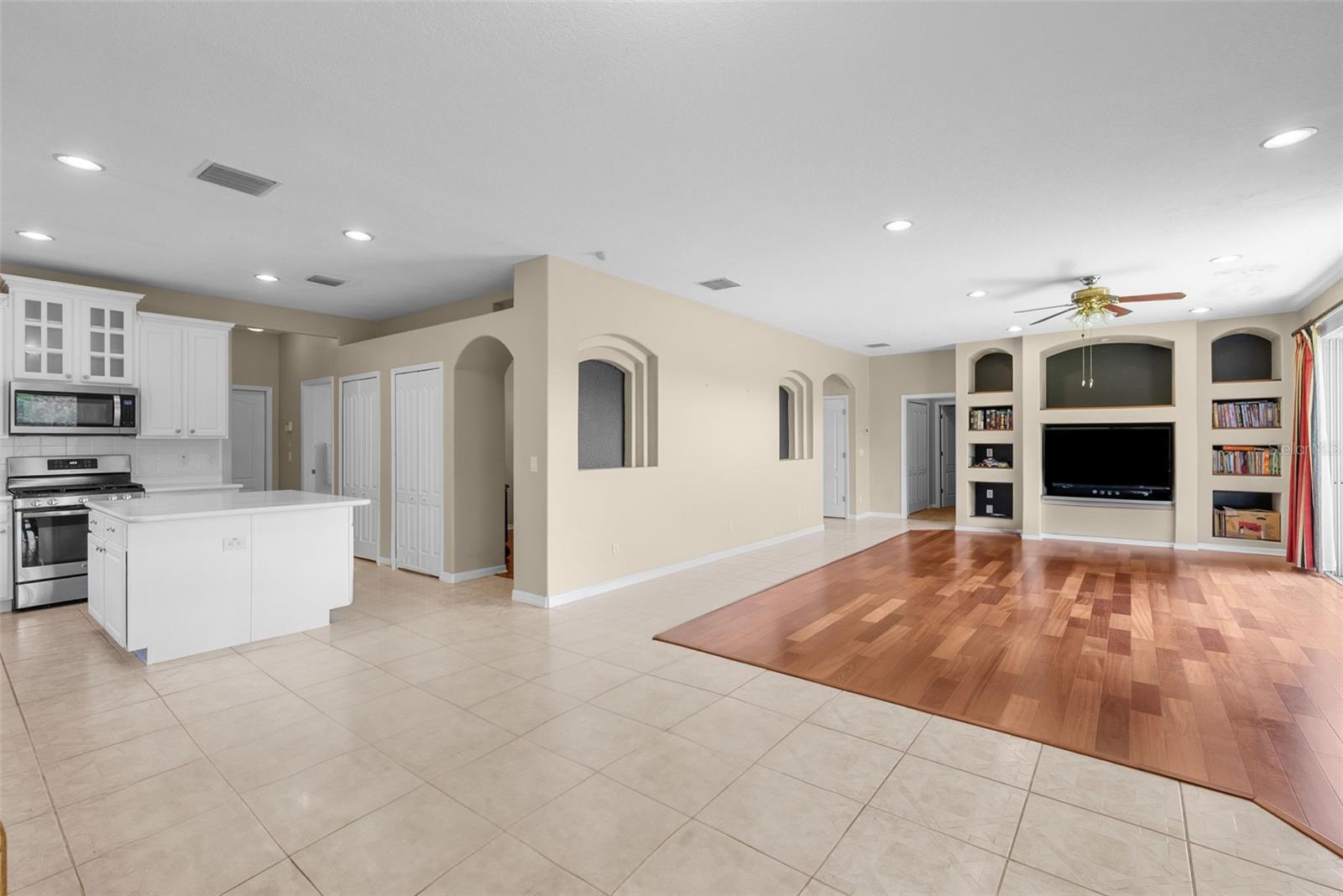 212 Excalibur Ct Property Photo 19