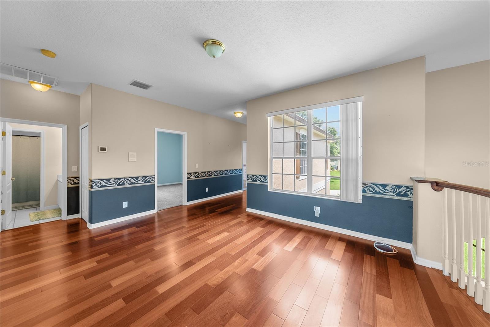 212 Excalibur Ct Property Photo 34