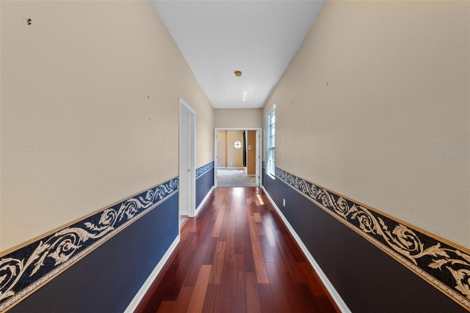 212 Excalibur Ct Property Photo 35