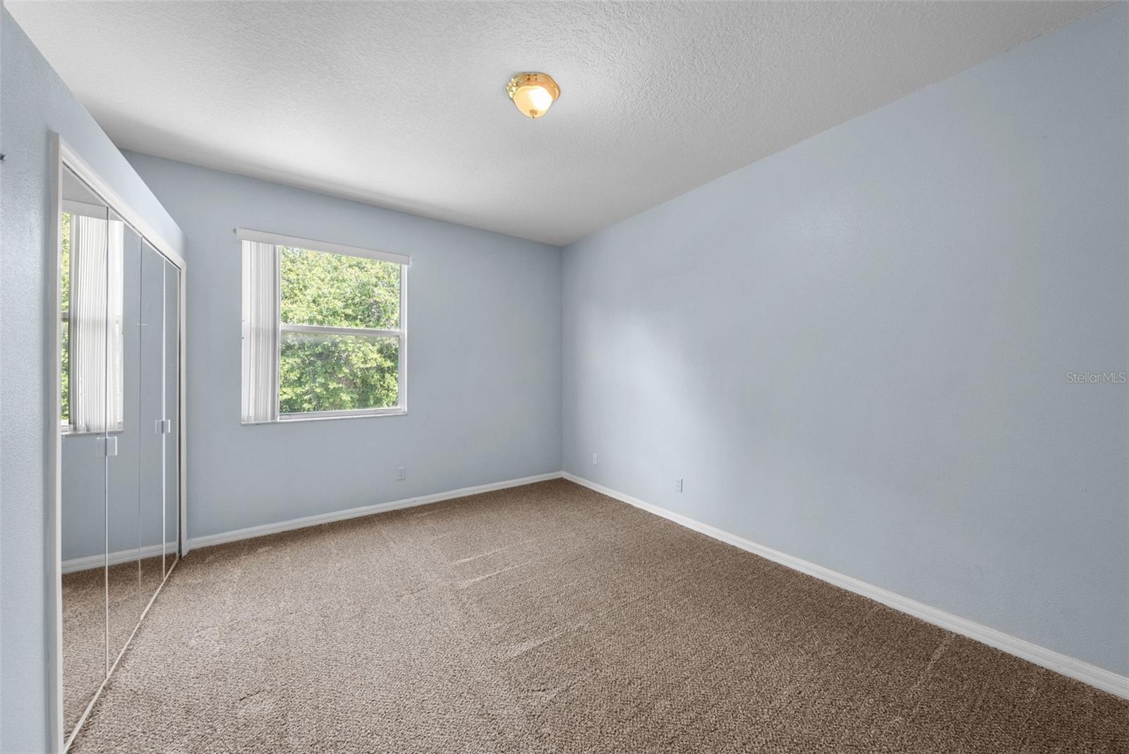 212 Excalibur Ct Property Photo 40