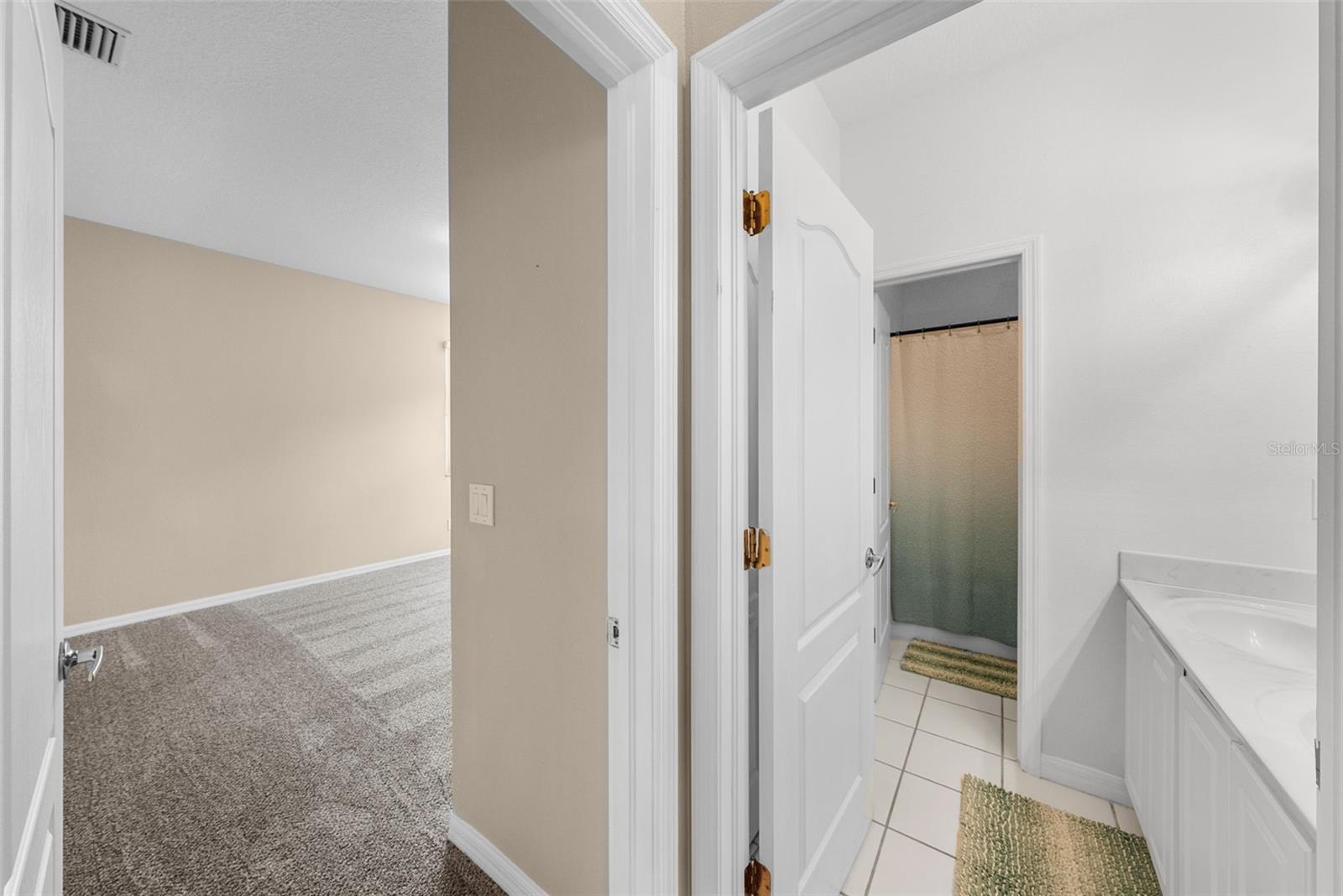 212 Excalibur Ct Property Photo 42