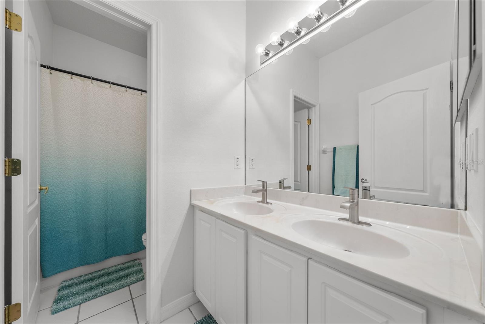 212 Excalibur Ct Property Photo 45