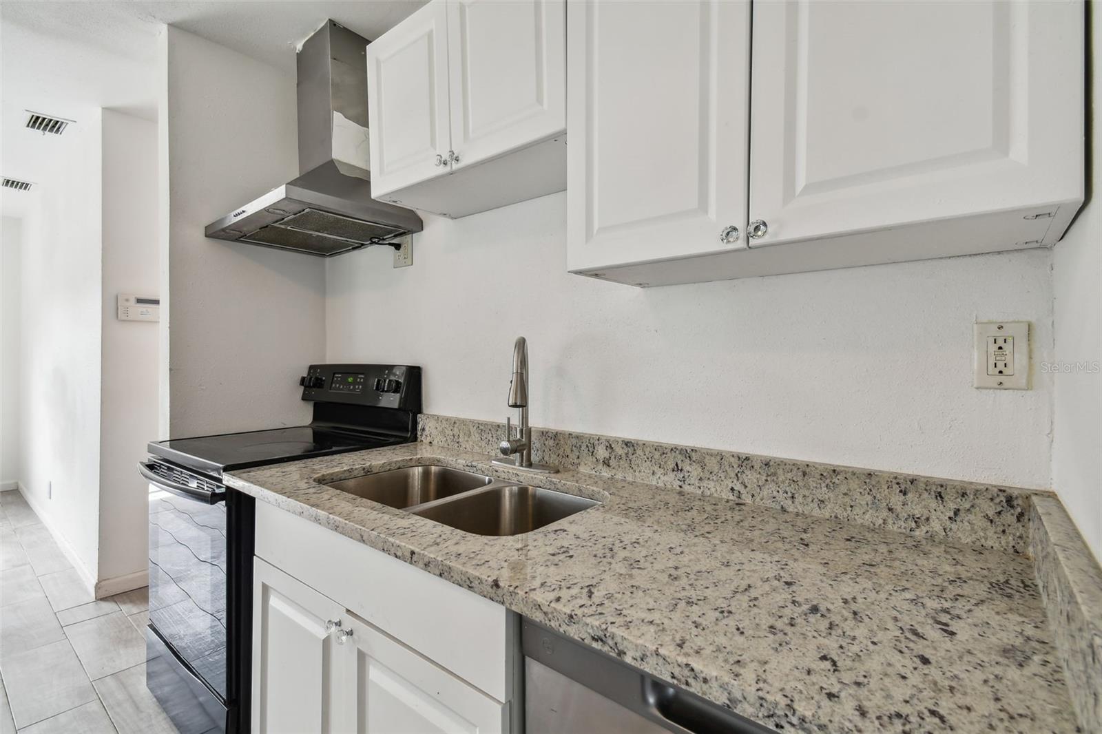 7024 Filbert Ln Property Photo 10