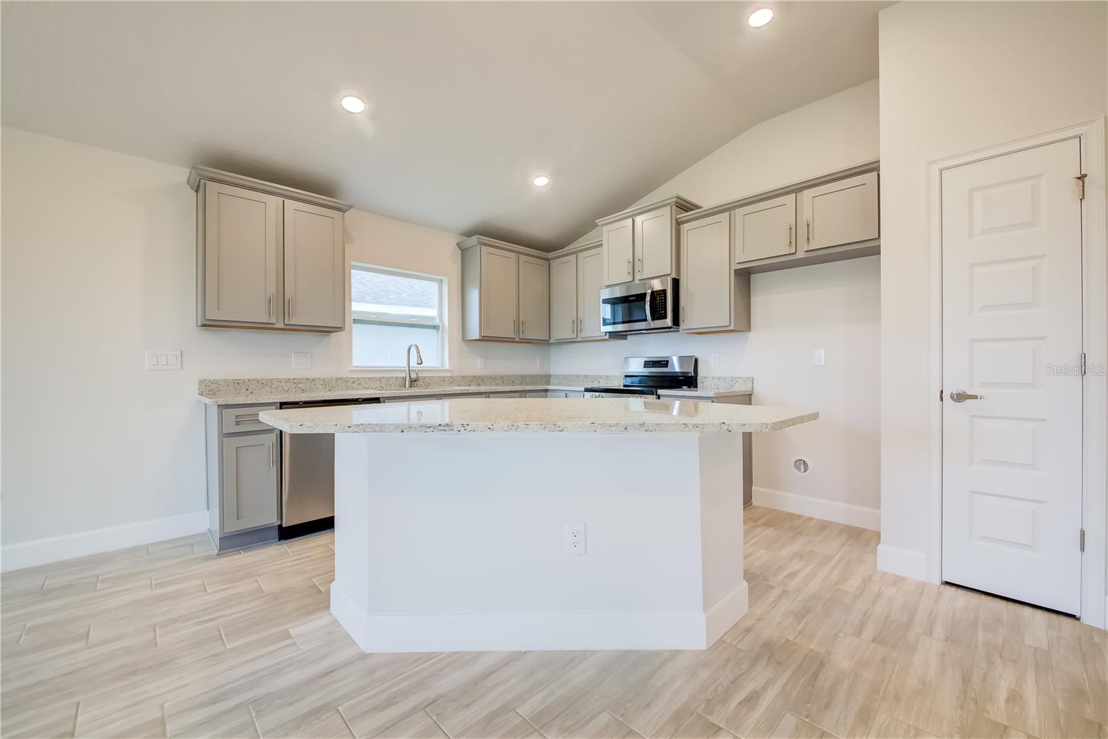 6814 162nd Pl E Property Photo 11