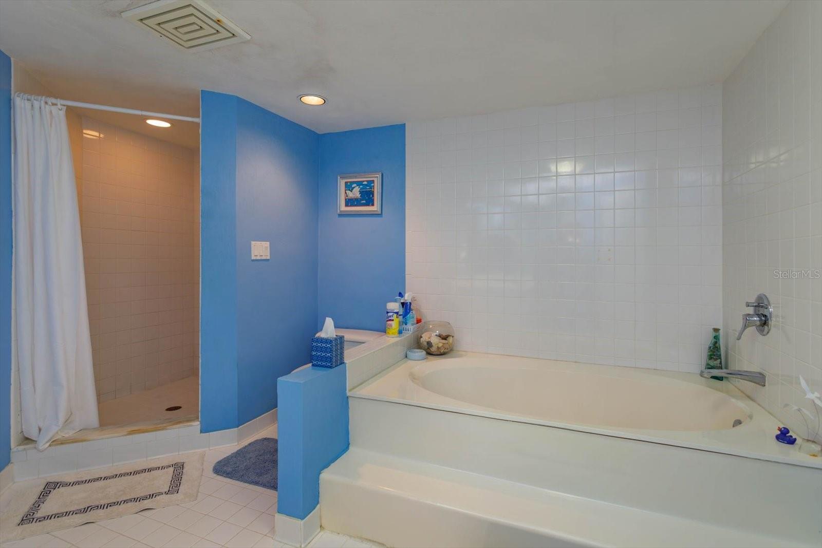 1 John Anderson Dr #604 Property Photo 20