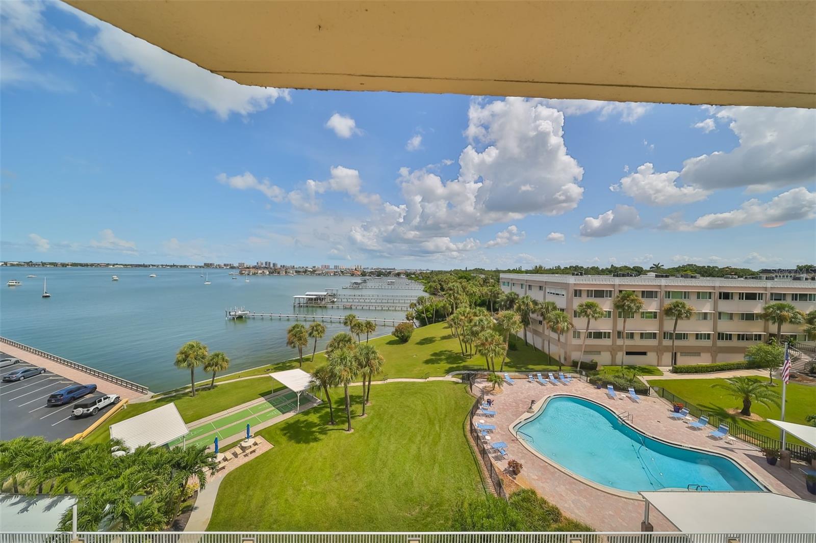 100 Bluff View Dr #404a Property Photo 1