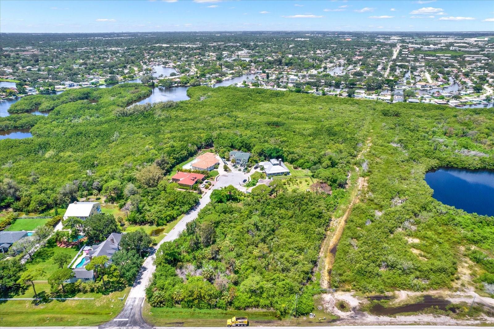 Osceola Ct Ne Property Photo 3